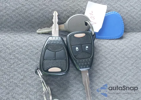 2007 Chrysler Town & Country Lx z USA, uszkodzony, nr VIN 2A4GP44R47R190261